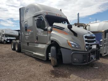  Salvage Freightliner Cascadia 1