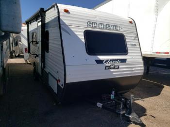  Salvage Kzrv Trailer