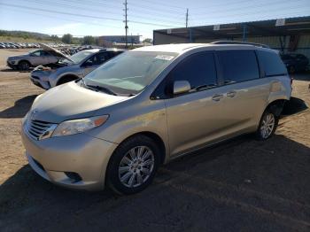  Salvage Toyota Sienna