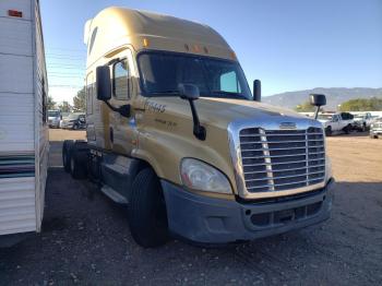  Salvage Freightliner Cascadia 1