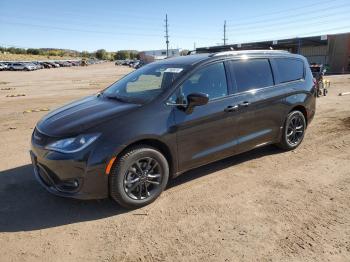  Salvage Chrysler Pacifica