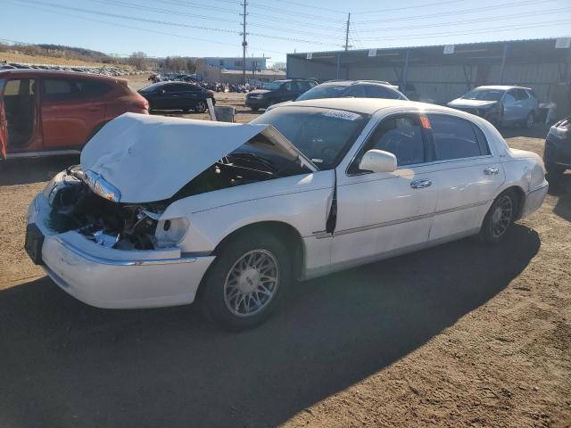  Salvage Lincoln Towncar