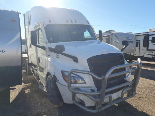  Salvage Freightliner Cascadia 1