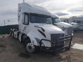 Salvage Volvo Vn