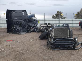  Salvage Volvo Vn