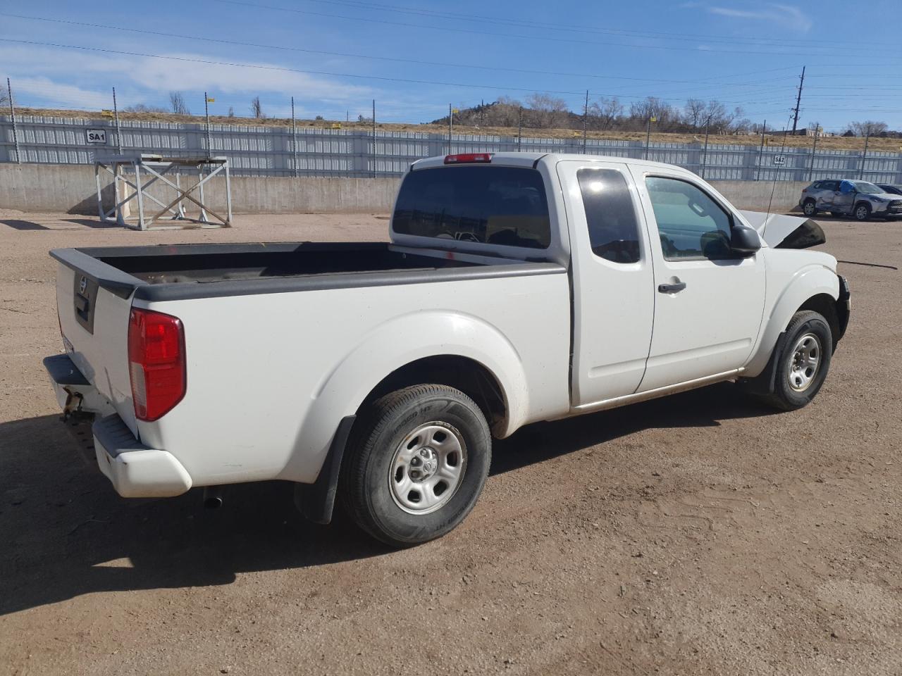 Nissan Frontier S Image 2