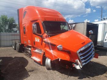  Salvage Freightliner Cascadia