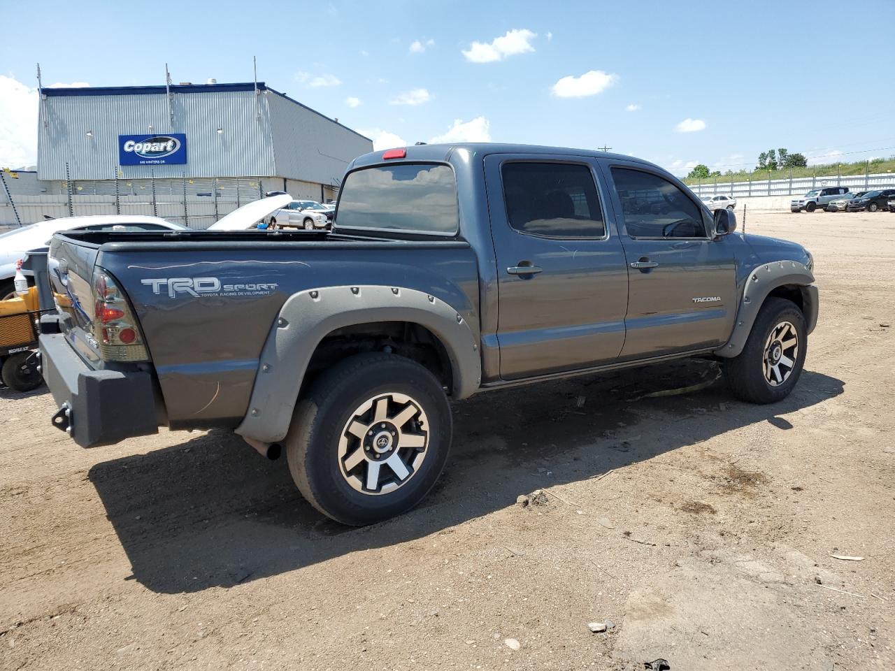 Toyota Tacoma Double Cab Image 3