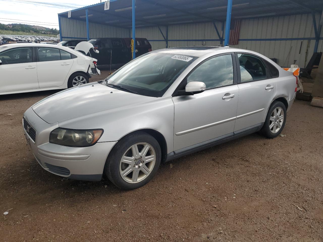Volvo S40 2.4i Image 1