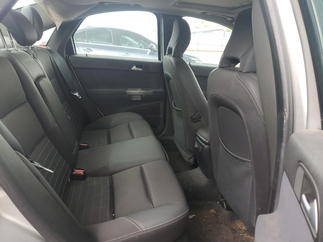 Volvo S40 2.4i Image 12