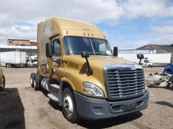  Salvage Freightliner Cascadia 1