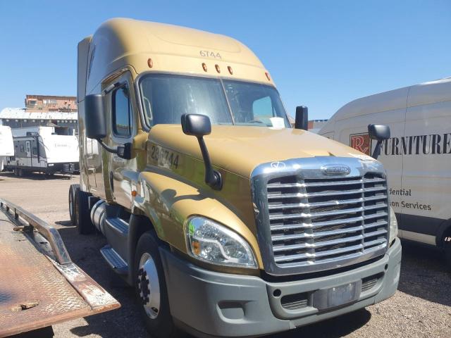  Salvage Freightliner Cascadia 1