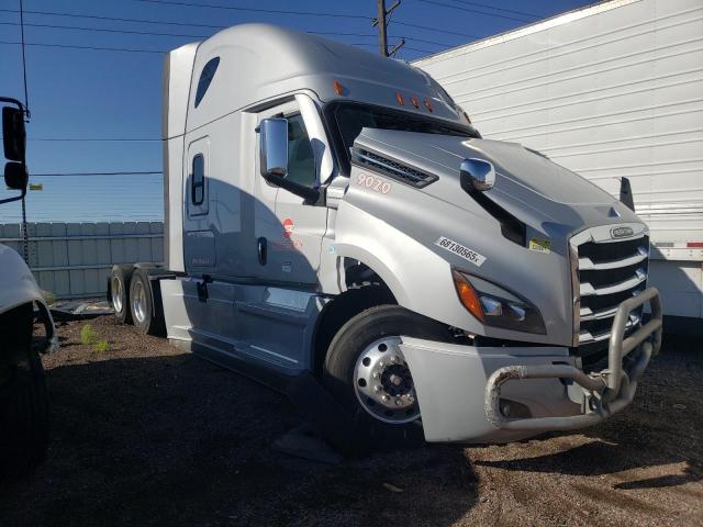  Salvage Freightliner Cascadia 1