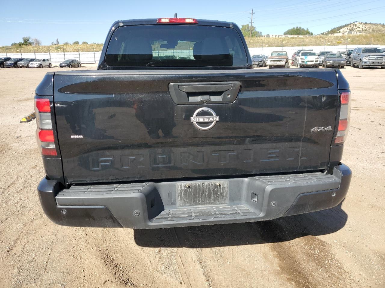 Nissan Frontier S Image 2