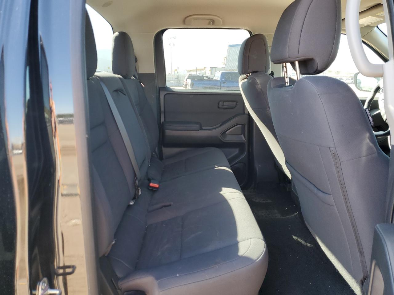 Nissan Frontier S Image 7