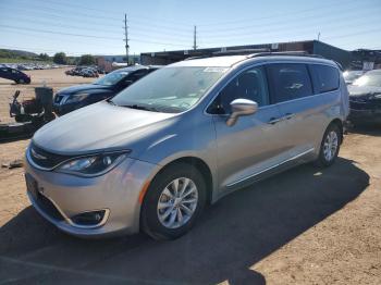  Salvage Chrysler Pacifica