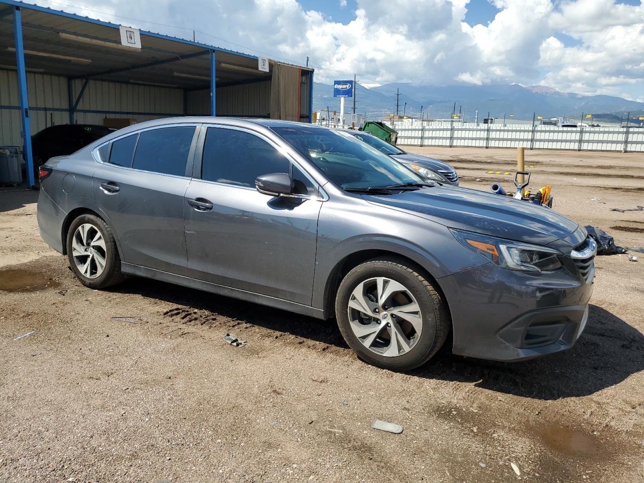 Subaru Legacy Premium Image 2