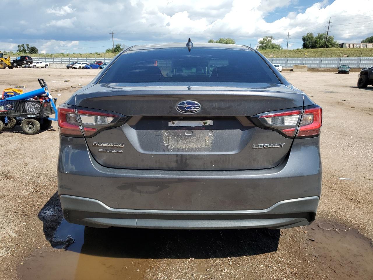 Subaru Legacy Premium Image 4