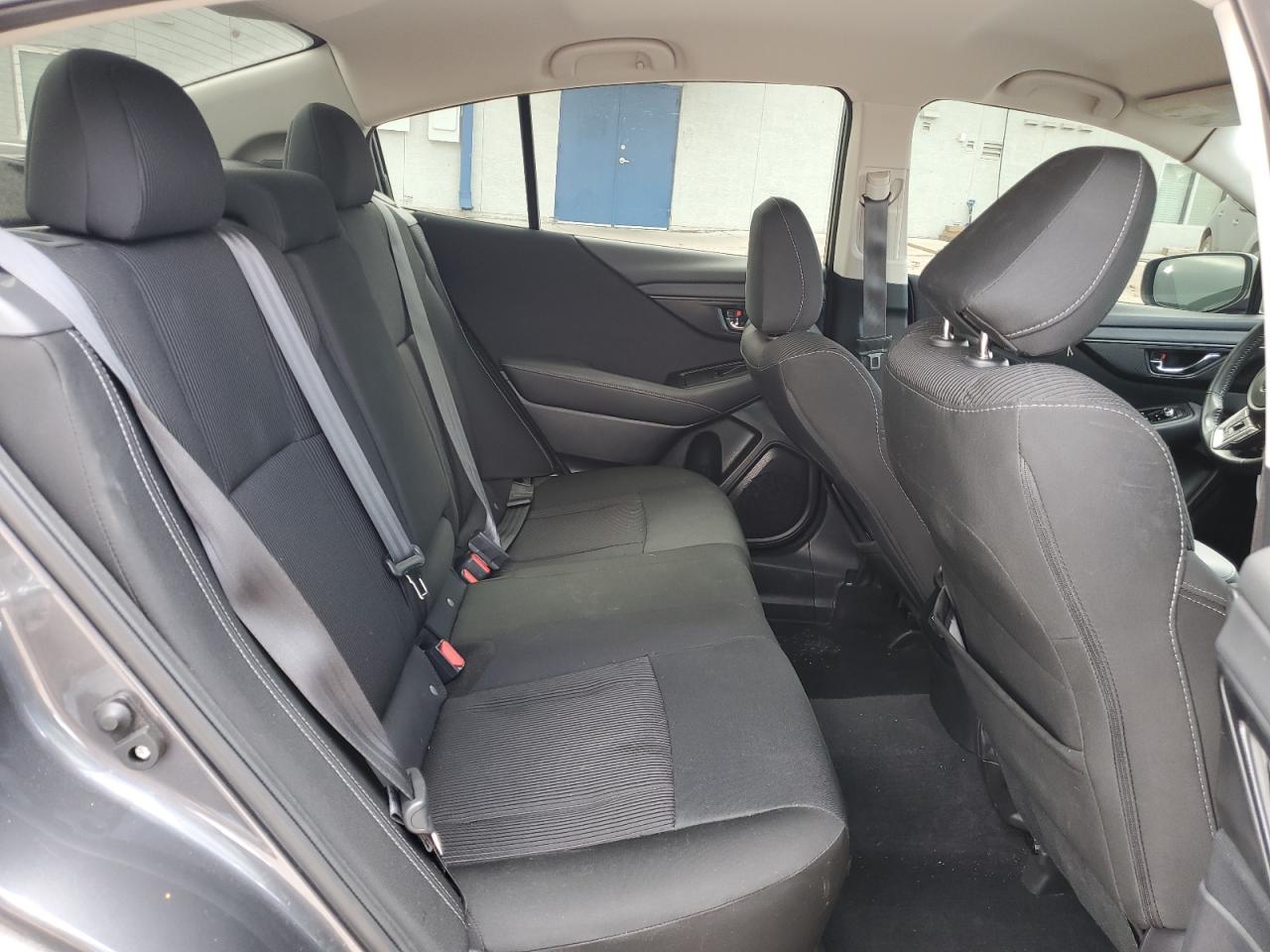 Subaru Legacy Premium Image 6