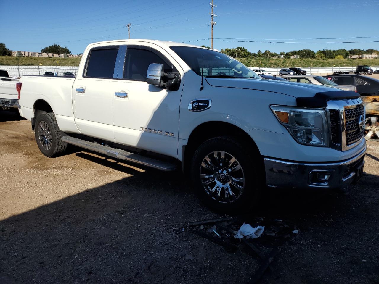 Nissan Titan Sl Image 12