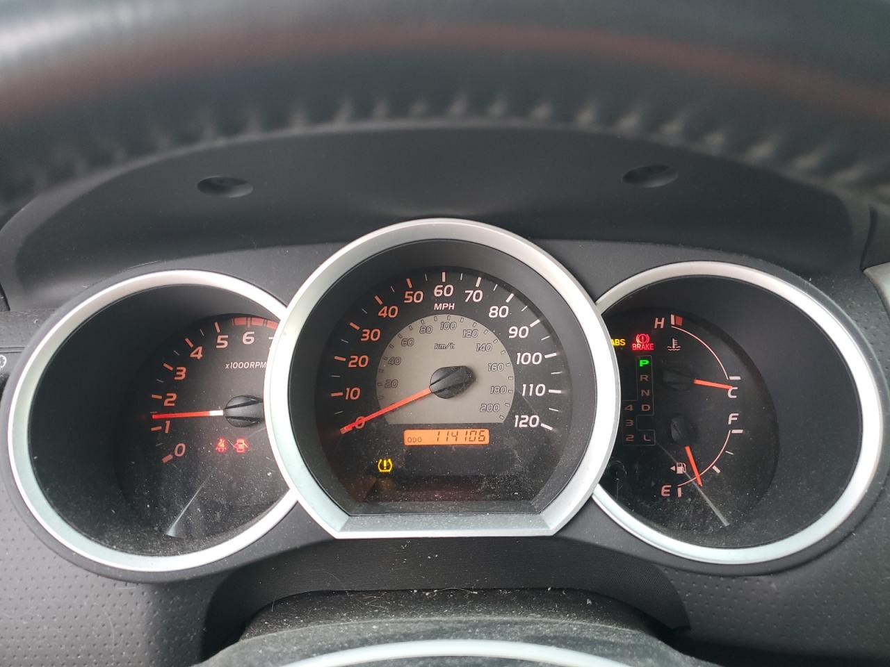 Toyota Tacoma Double Cab Image 3