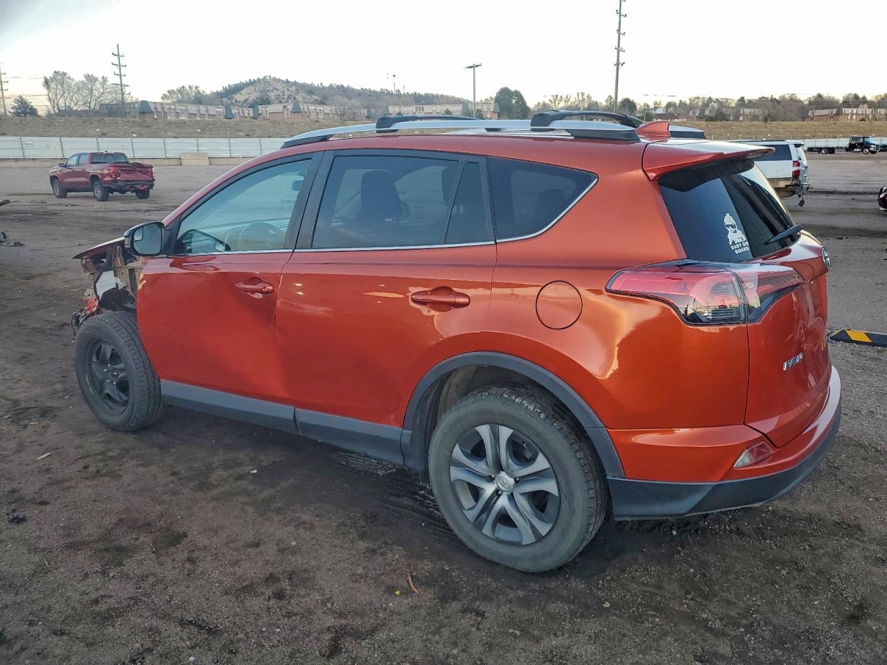 Toyota RAV4 Le Image 12