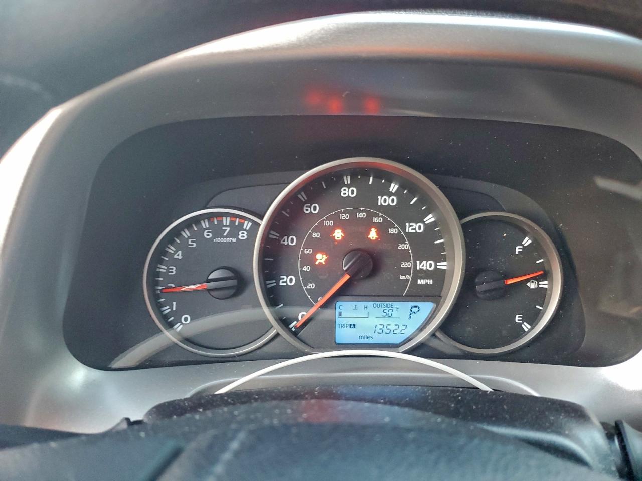 Toyota RAV4 Le Image 8