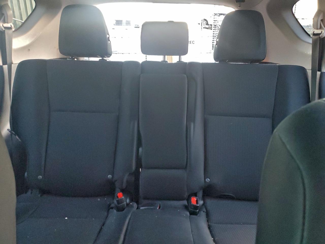 Toyota RAV4 Le Image 7