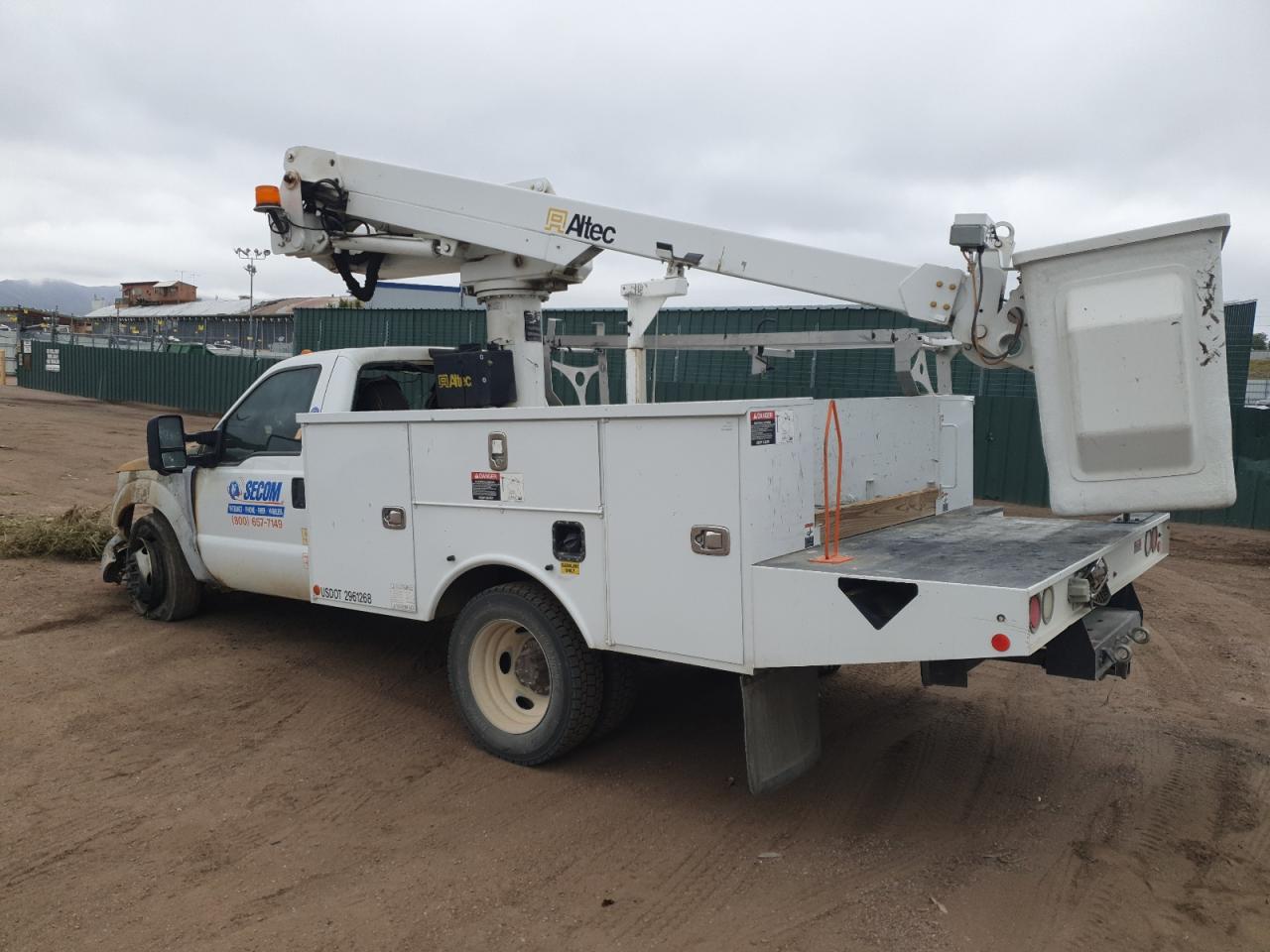 Ford F-450 Super Duty Image 4