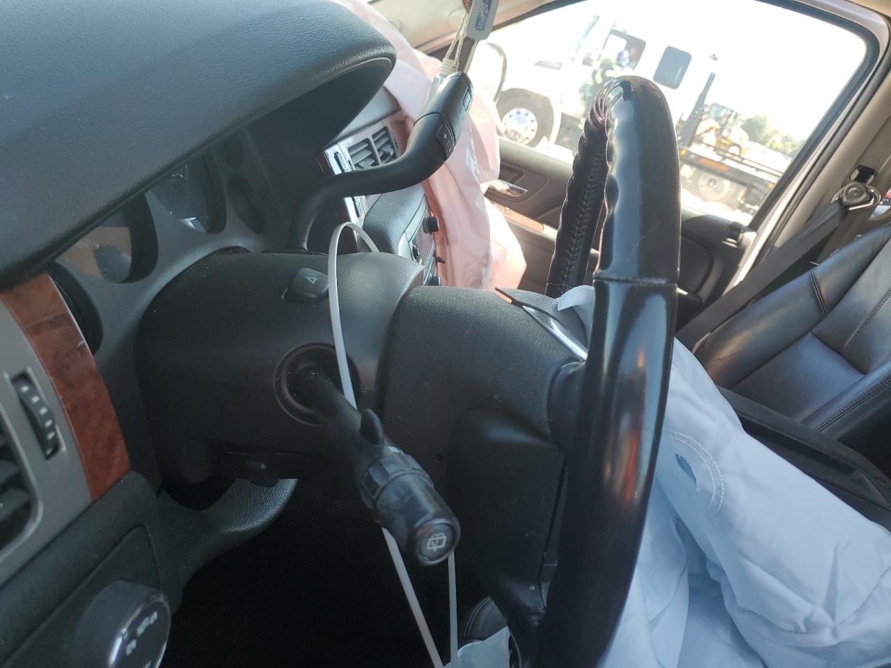 GMC Yukon K1500 Slt Image 8