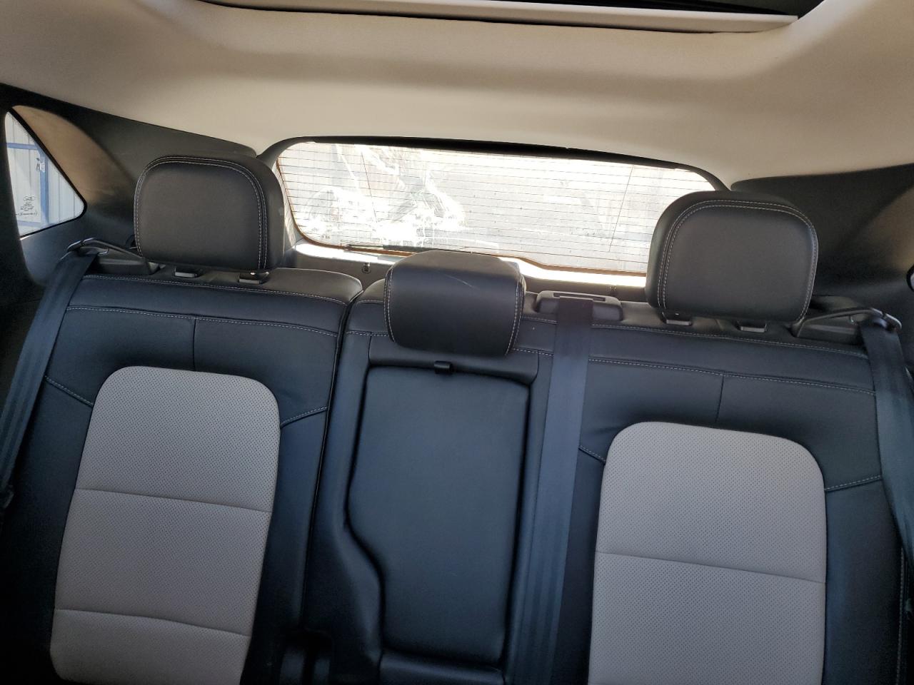 Ford Escape Titanium Image 12