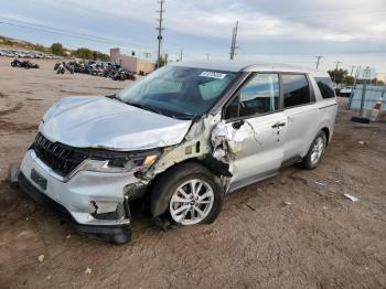  Salvage Kia Carnival