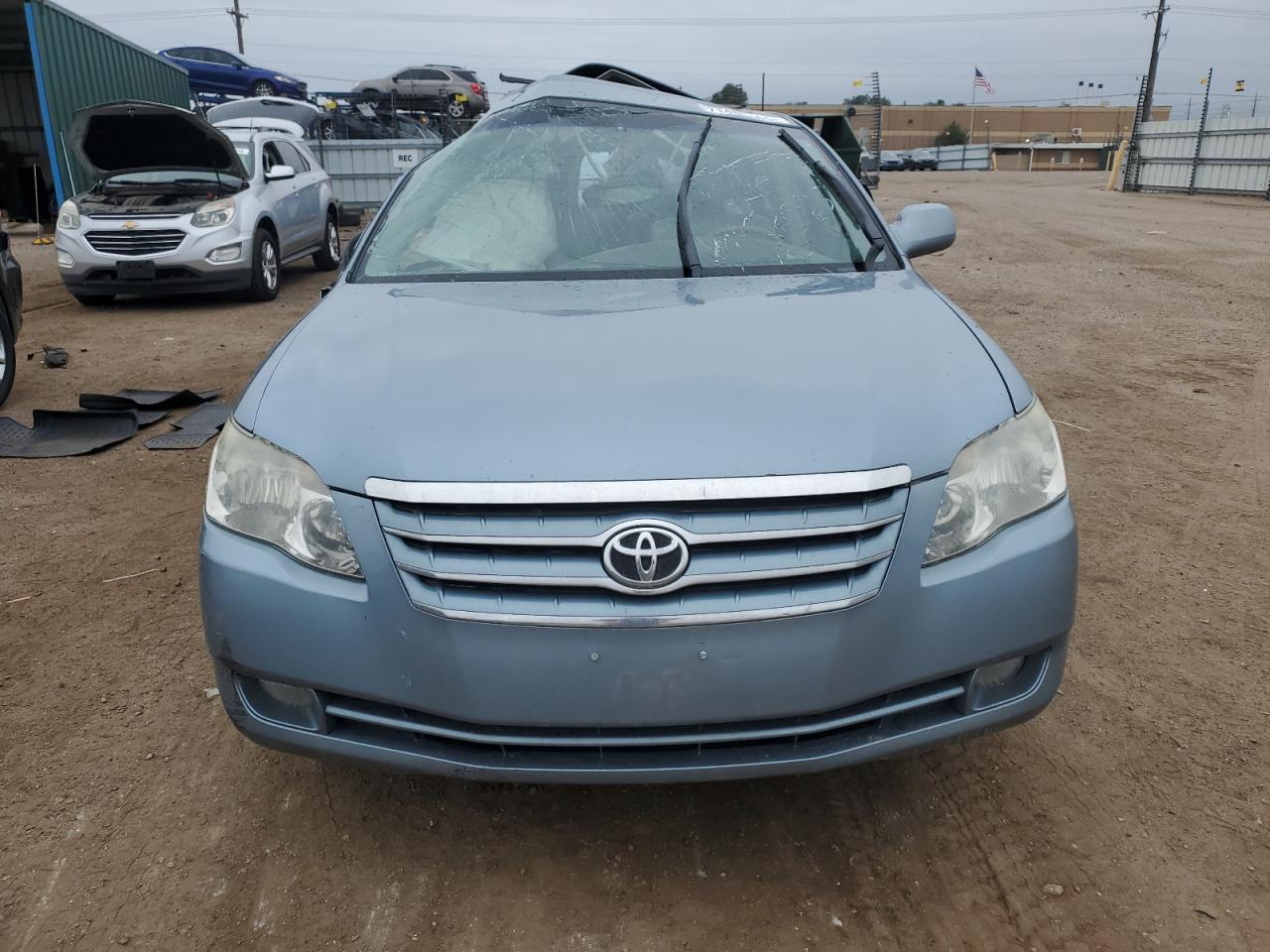 Toyota Avalon Xl Image 9