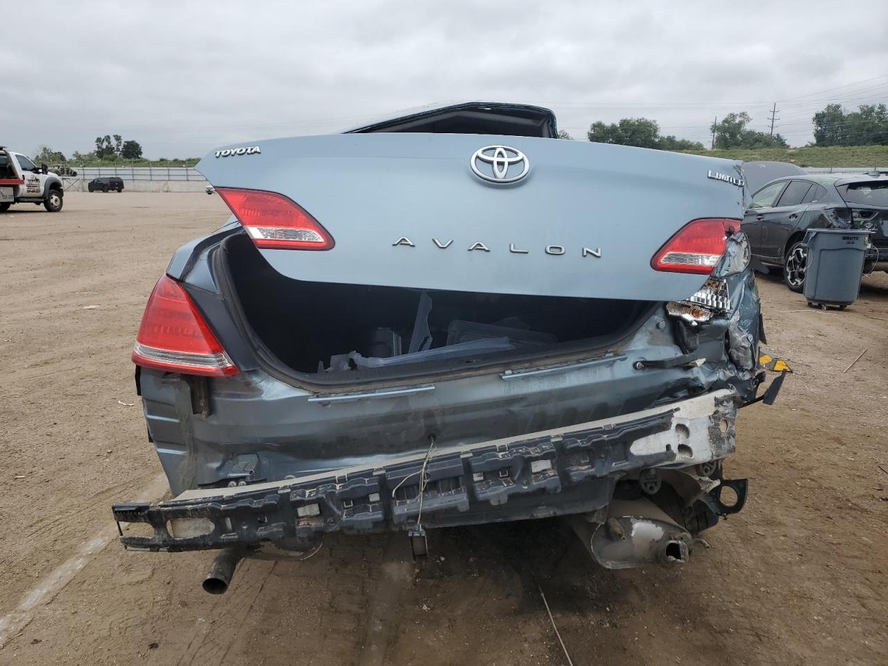 Toyota Avalon Xl Image 7