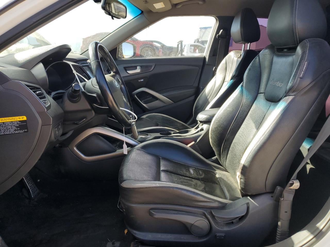 Hyundai VELOSTER Turbo Image 9