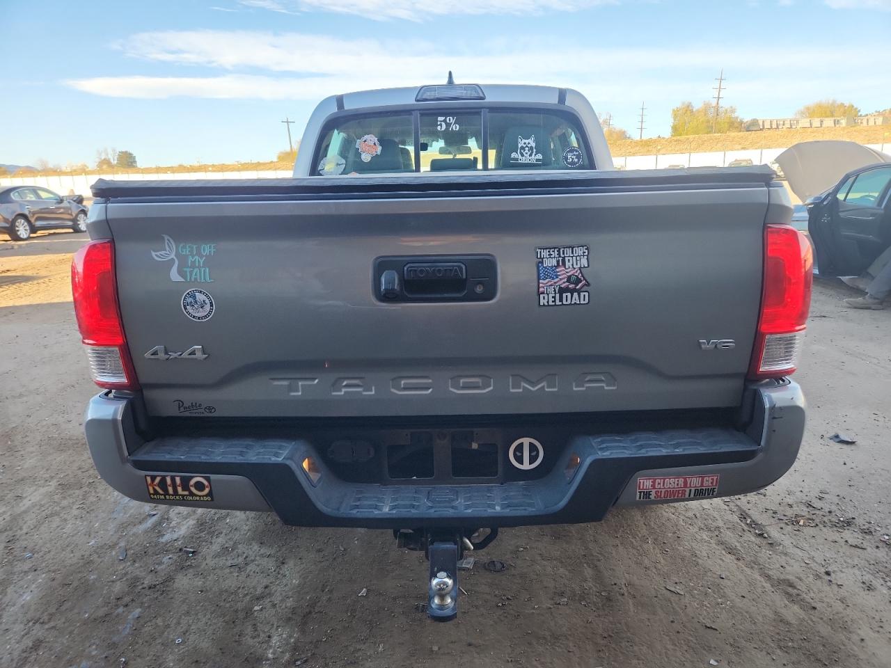 Toyota Tacoma Double Cab Image 3