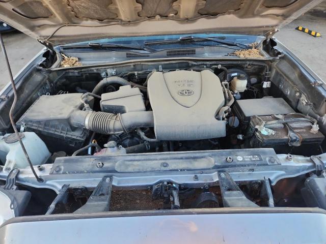 Toyota Tacoma Double Cab Image 11