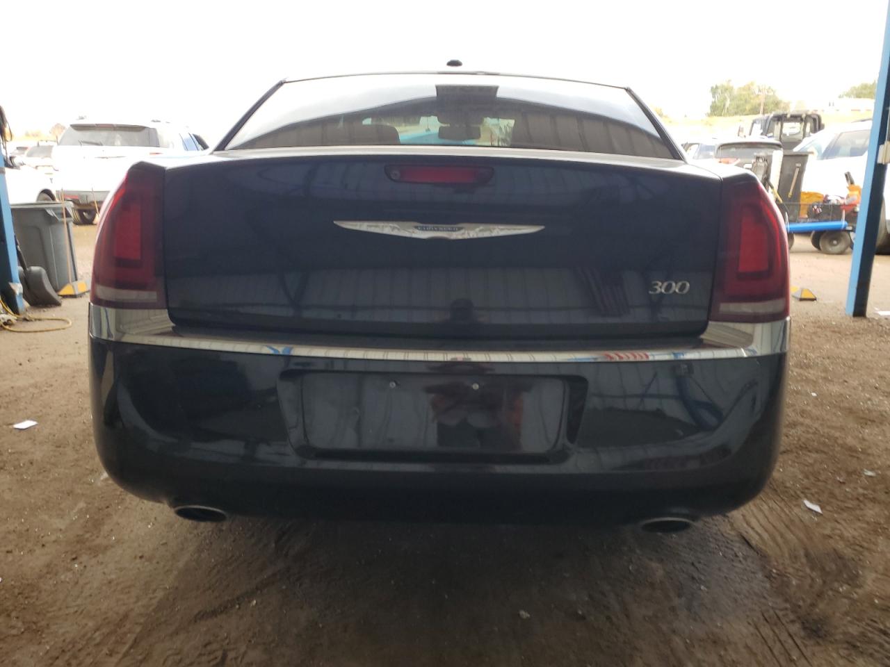 Chrysler 300 Image 2