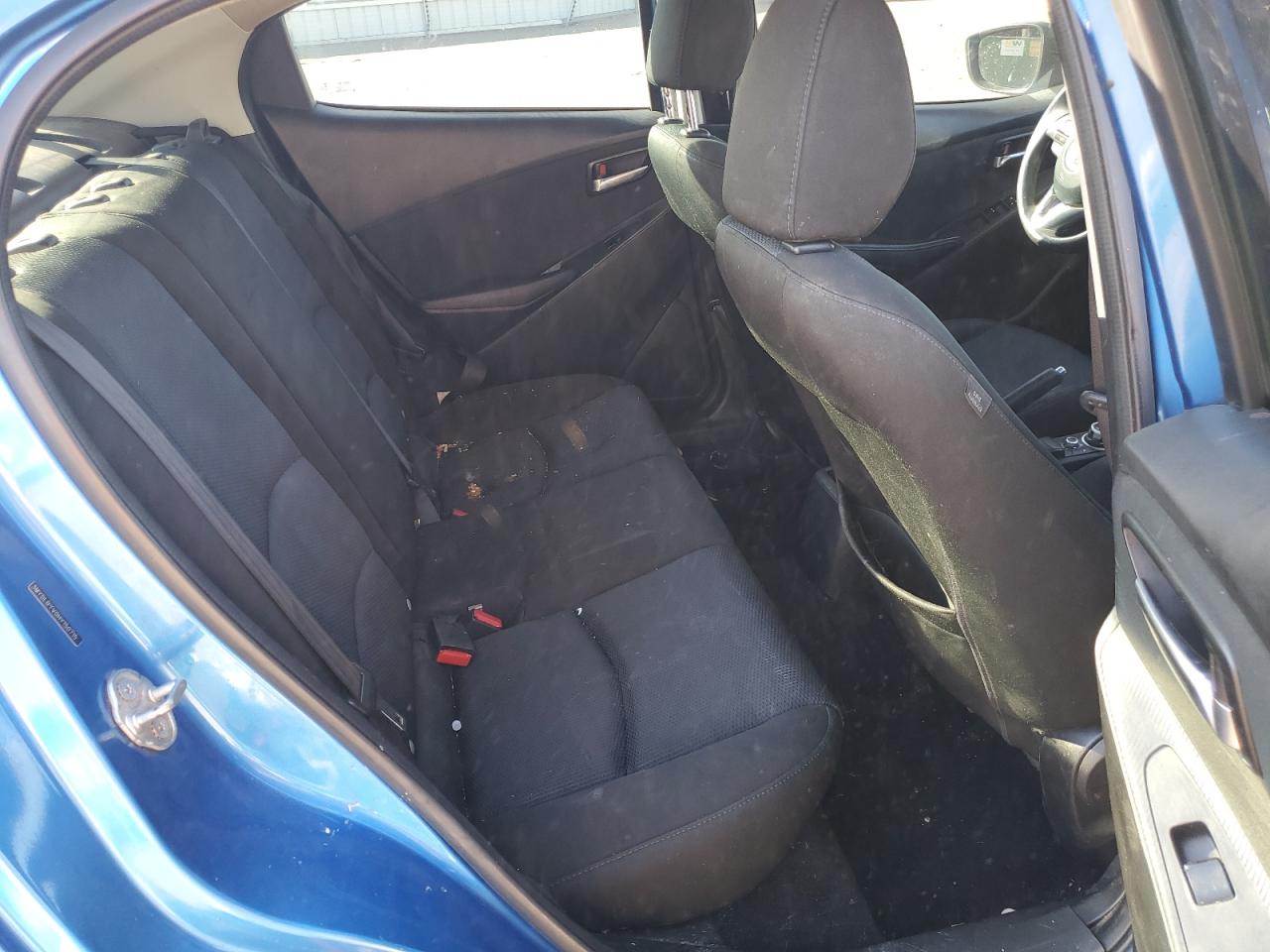 Toyota Yaris Image 10