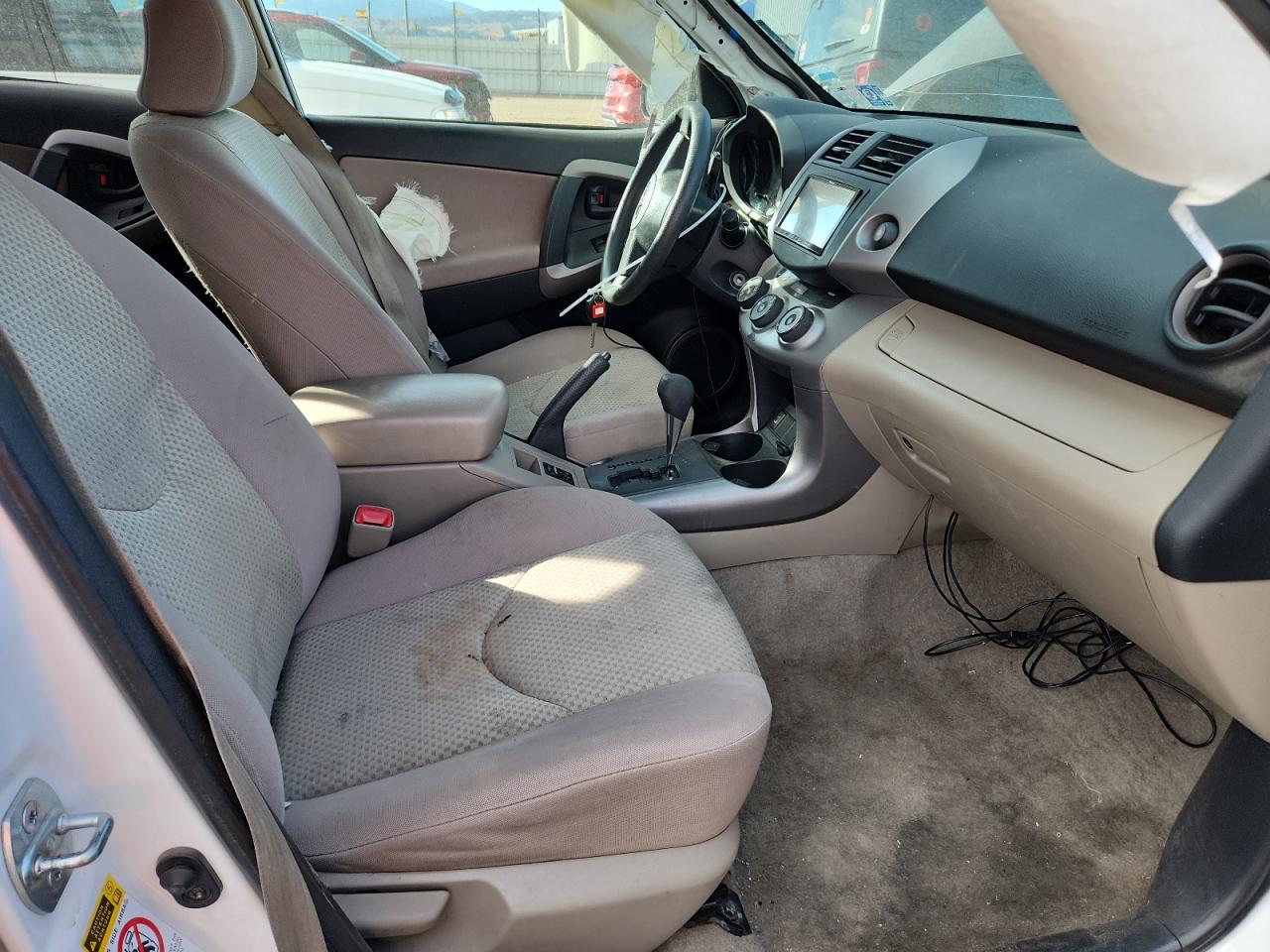 Toyota RAV4 Image 11