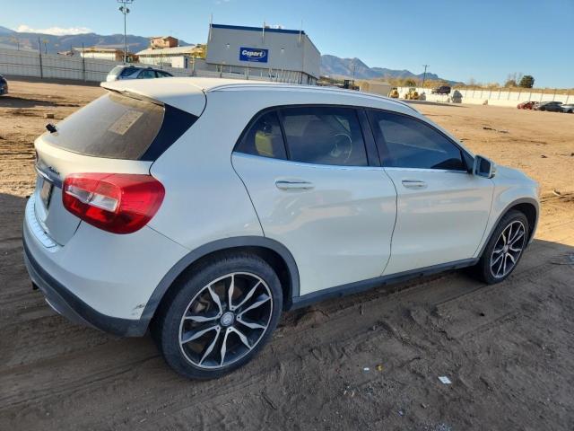 Mercedes-Benz GLA 250 4matic Image 12