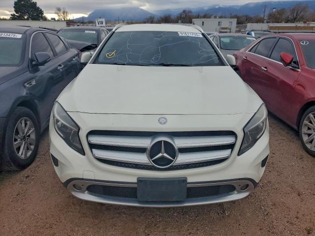 Mercedes-Benz GLA 250 4matic Image 13