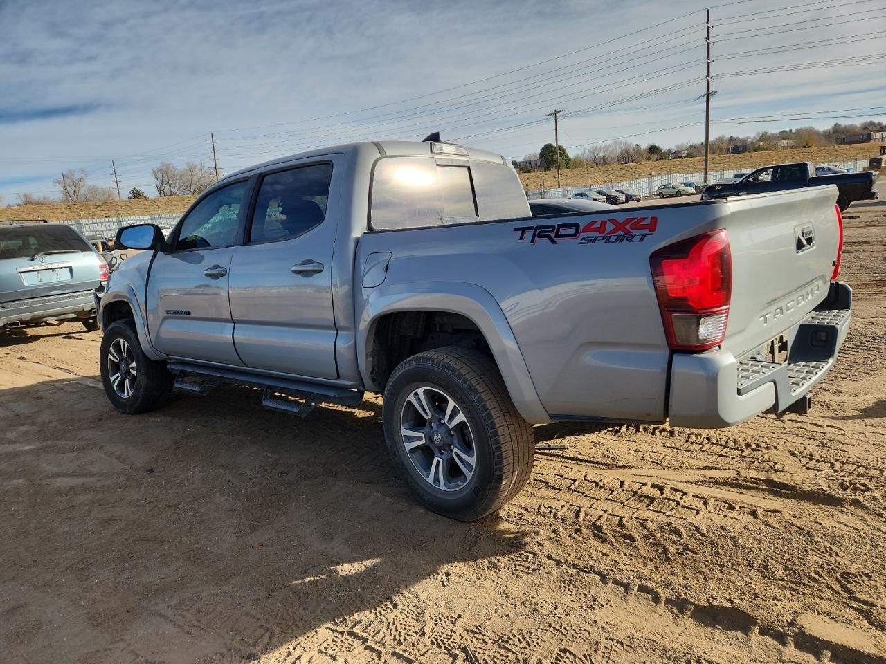 Toyota Tacoma Double Cab Image 3
