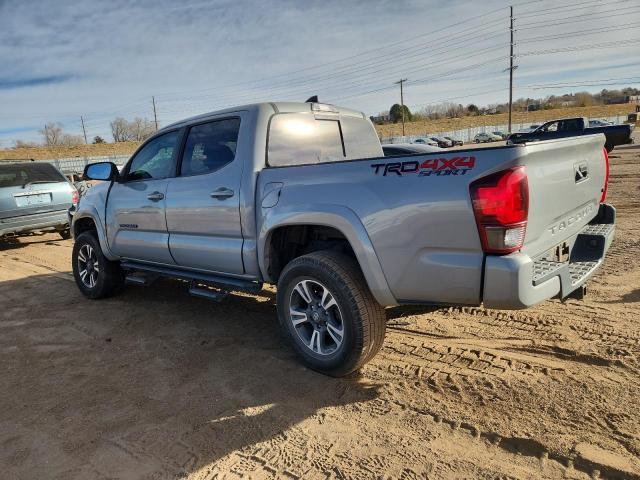 Toyota Tacoma Double Cab Image 3