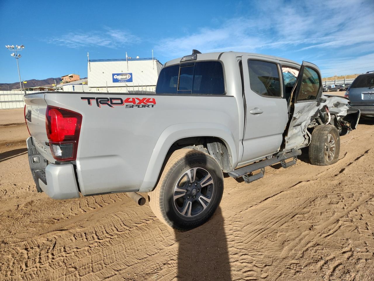 Toyota Tacoma Double Cab Image 2