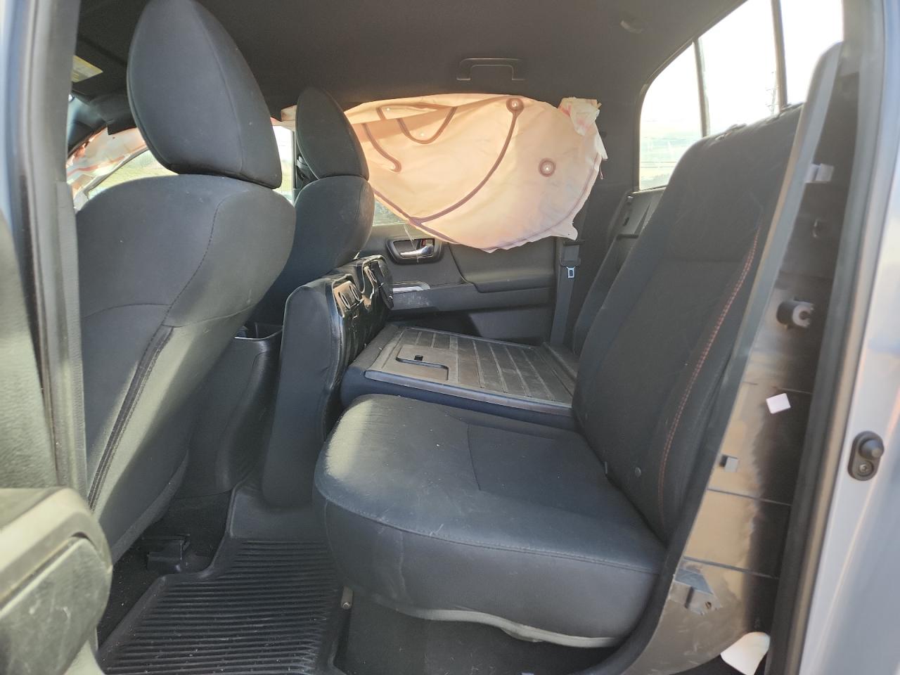 Toyota Tacoma Double Cab Image 6