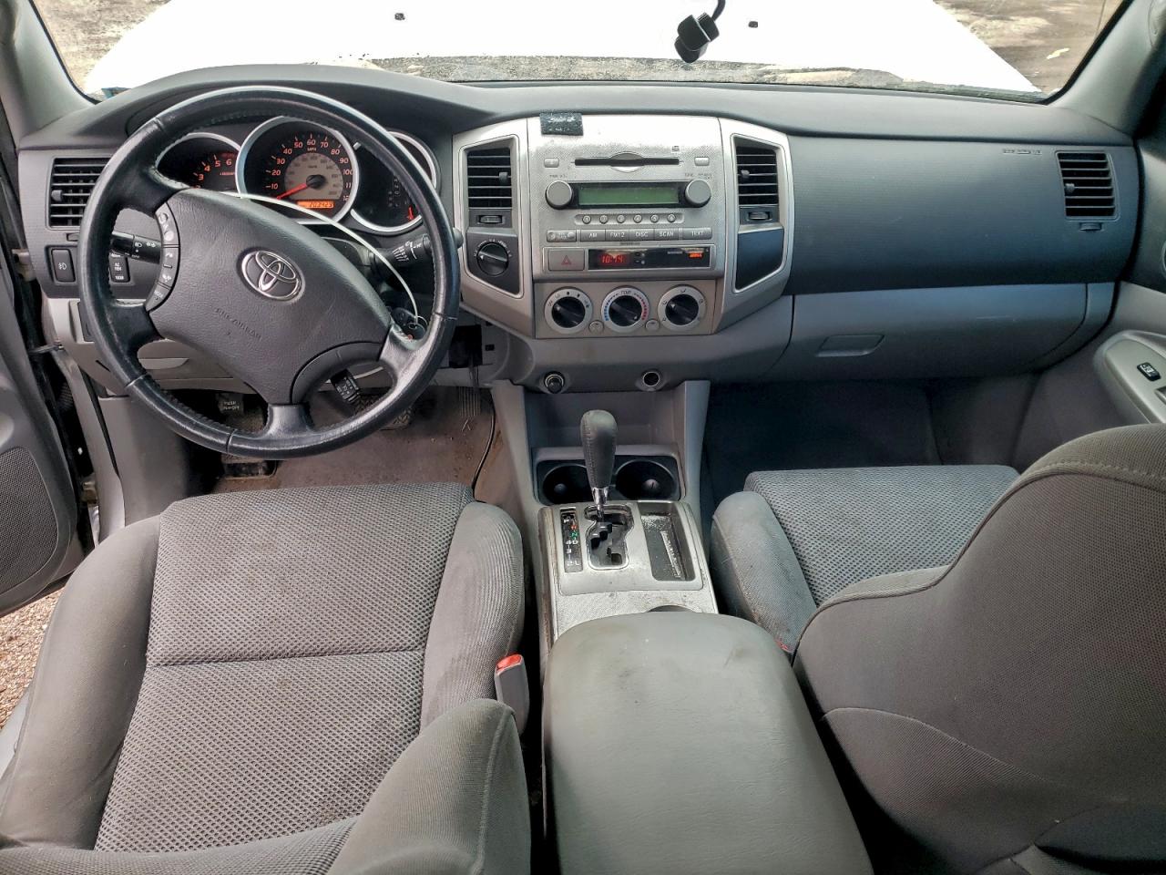 Toyota Tacoma Double Cab Image 10