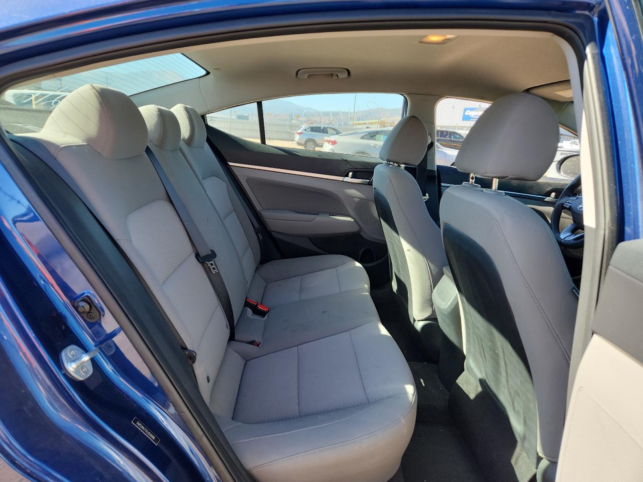 Hyundai ELANTRA Sel Image 10