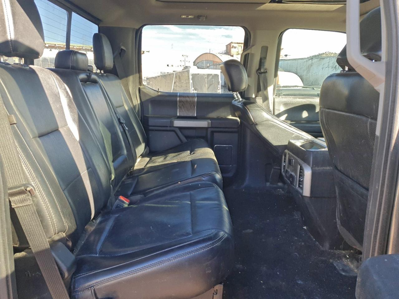 Ford F-250 Super Duty Image 7