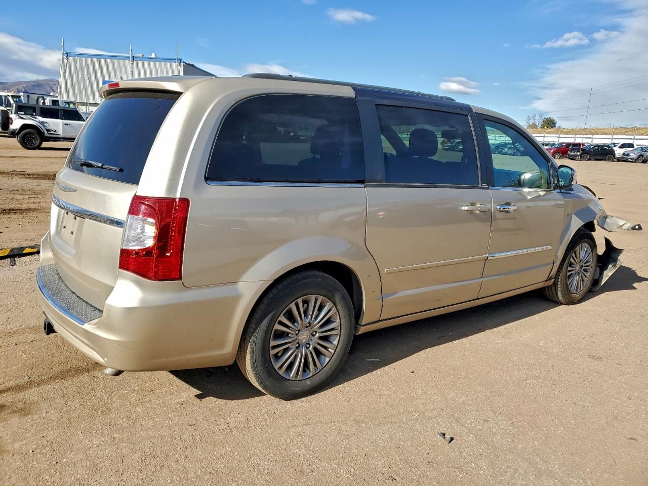 Chrysler Minivan Touring L Image 4